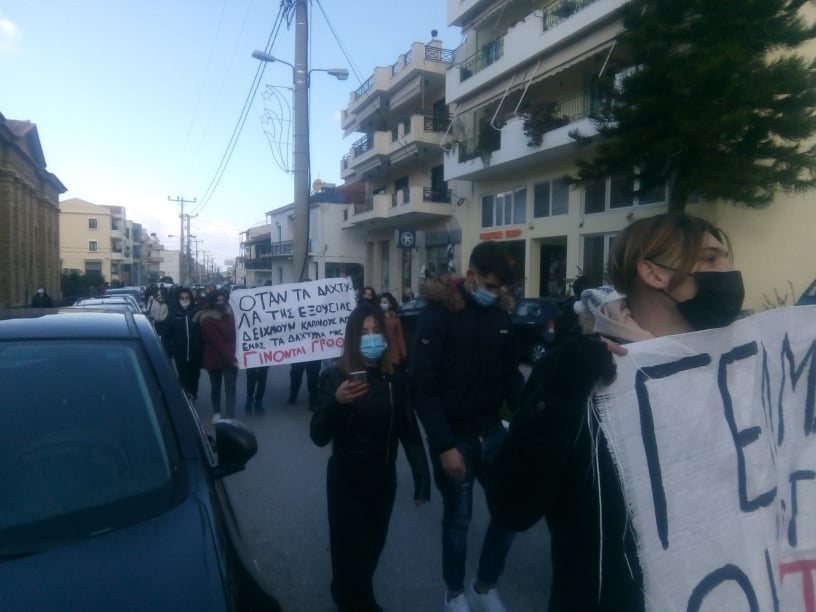 Το ΕΚΣ στηρίζει τον αγώνα των μαθητών – εκπαιδευτικών