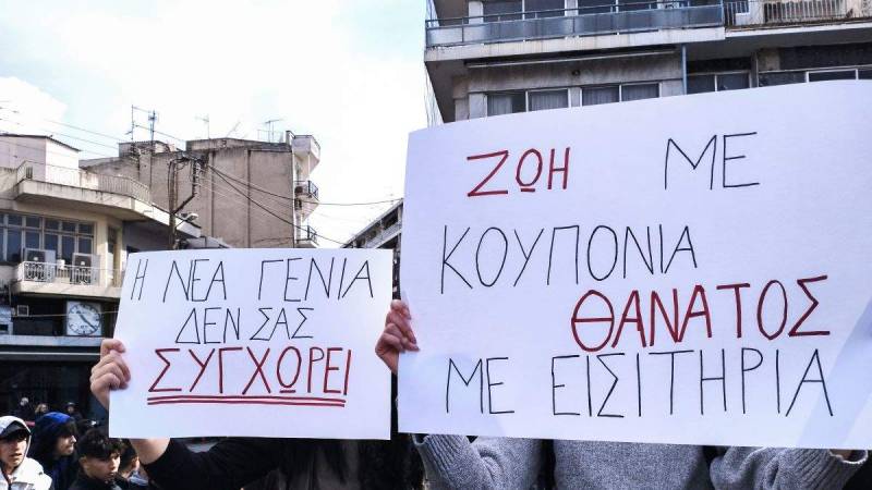 Τέμπη: Άνευ πρηγουμένου επίθεση διευθυντή σε κατάληψη – Δεν πίστευαν στ’ αυτιά τους γονείς και εκπαιδευτικοί