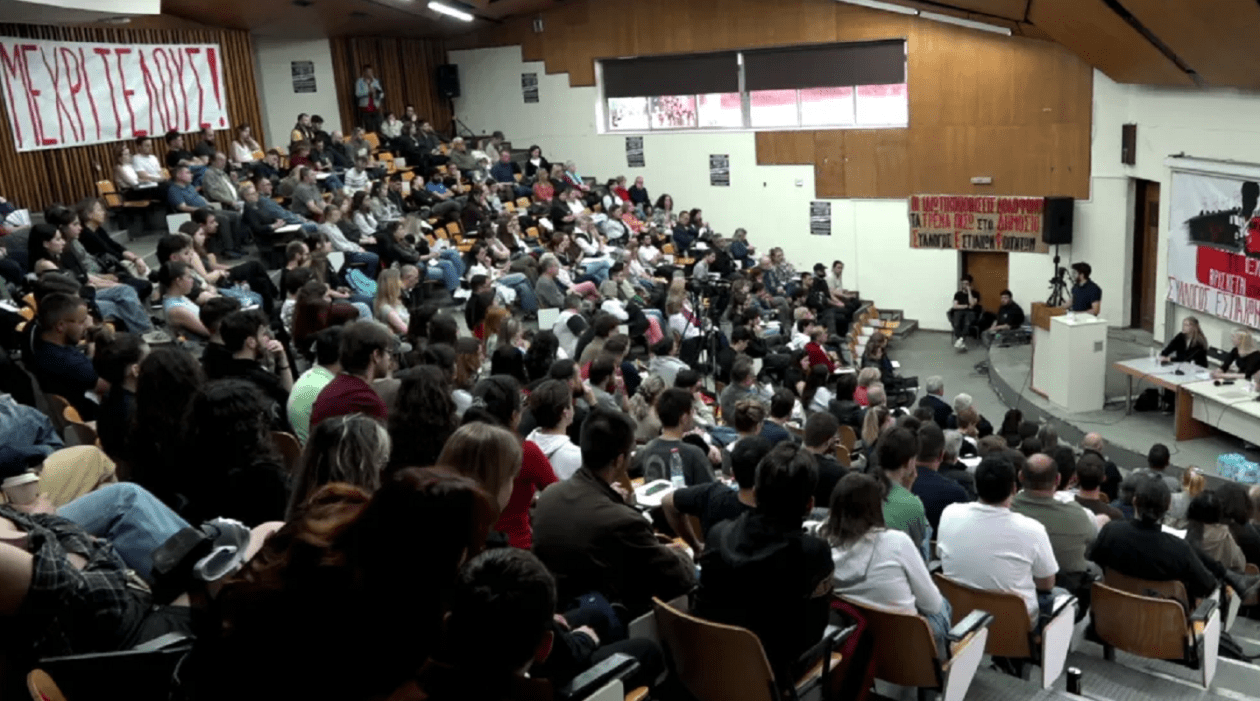«Έγκλημα με υπογραφή της κυβέρνησης» – Οξυγόνο και αγώνας μέχρι τέλους για τα Τέμπη